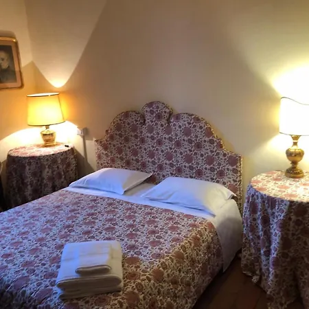 Palazzo Farini Nocleg ze śniadaniem
