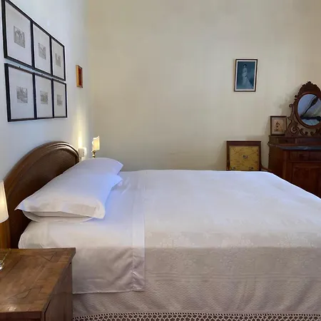 Alojamento de Acomodação e Pequeno-almoço Palazzo Farini