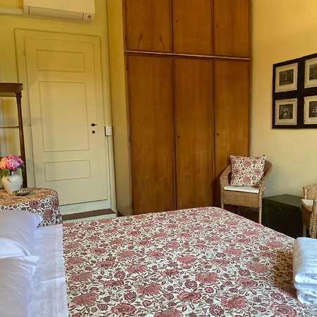 Alojamento de Acomodação e Pequeno-almoço Palazzo Farini *