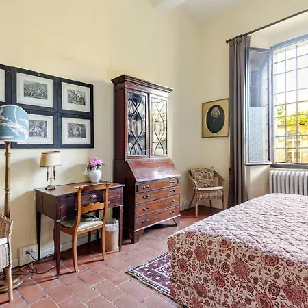 Palazzo Farini 3*