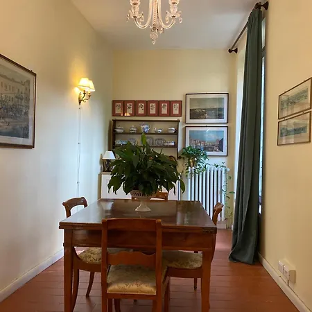 Nocleg ze śniadaniem Palazzo Farini 3*